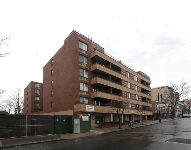 MetLife in Flushing, NY - Foto de edificio - Building Photo