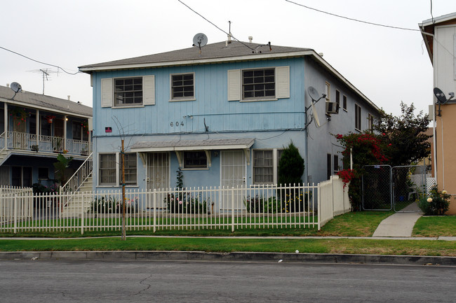 604 Edgewood St in Inglewood, CA - Building Photo - Building Photo