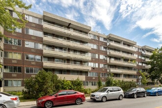 10355 de Bois-de-Boulogne in Montréal, QC - Building Photo - Building Photo