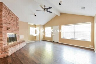 2431 Muddy Peak Dr in San Antonio, TX - Building Photo - Building Photo