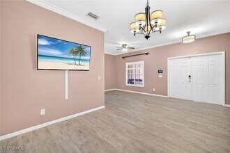8250 Silver Birch Way in Lehigh Acres, FL - Foto de edificio - Building Photo