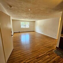 245 Boston Post Rd in Marlborough, MA - Building Photo - Building Photo