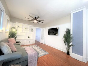 736 8th St N-Unit -736 in St. Petersburg, FL - Building Photo - Building Photo
