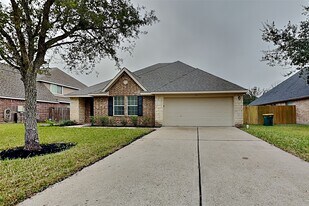 3701 Oak Crossing Dr in Pearland, TX - Building Photo