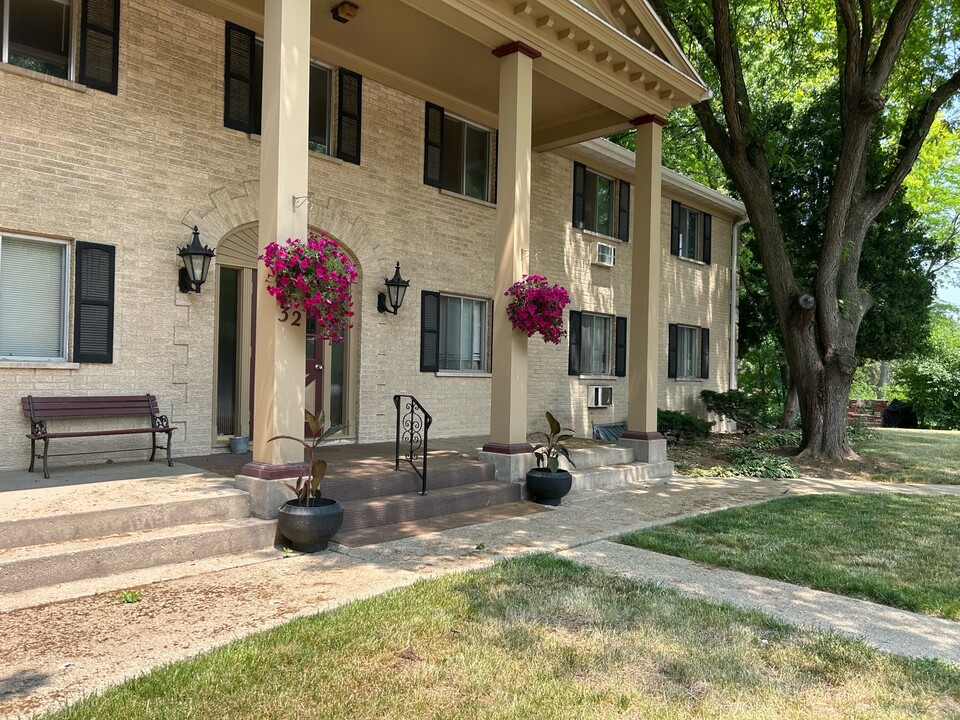 Heritage Circle Apartments in Madison, WI - Building Photo