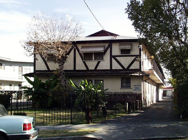 6014 Hazelhurst Pl in North Hollywood, CA - Building Photo - Building Photo