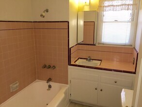 917 W Huntington Dr, Unit 917 in Arcadia, CA - Building Photo - Building Photo