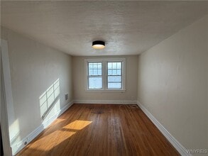 180 Richmond Ave in Buffalo, NY - Building Photo - Building Photo