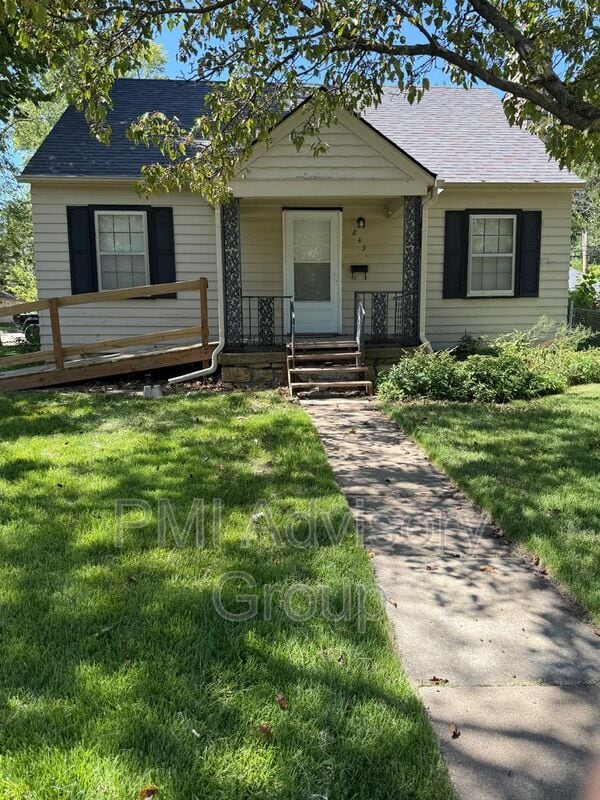 property at 845 SW Frazier Ave