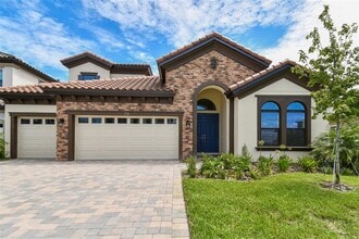 11239 Rustic Timber Lp in San Antonio, FL - Building Photo - Building Photo