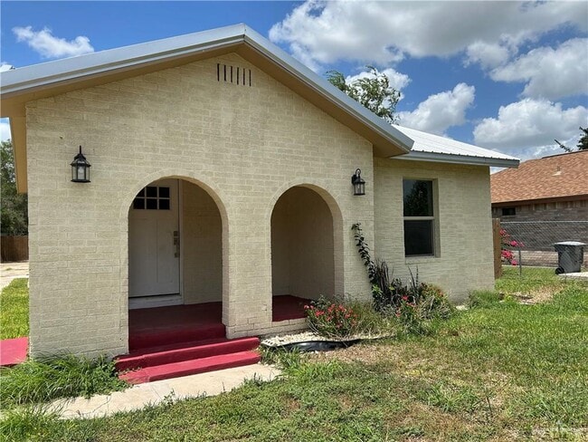 213 W Fay St in Edinburg, TX - Foto de edificio - Building Photo