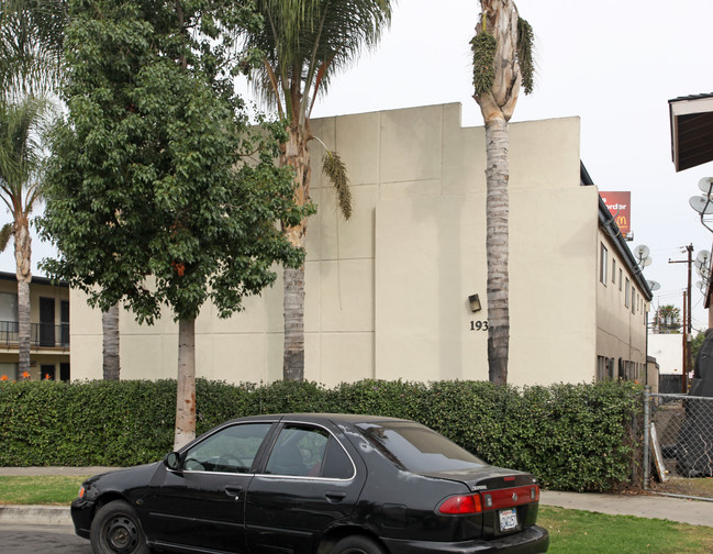 1939 E Wilson Ave in Orange, CA - Building Photo - Building Photo