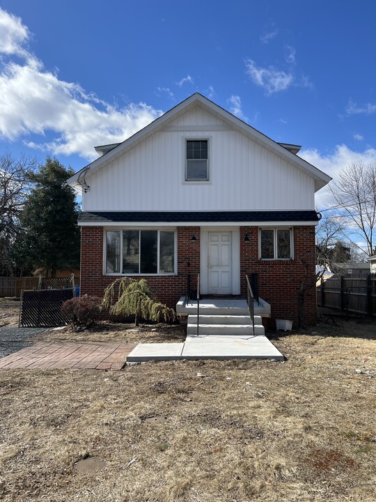 1819 Edgely Rd in Levittown, PA - Building Photo