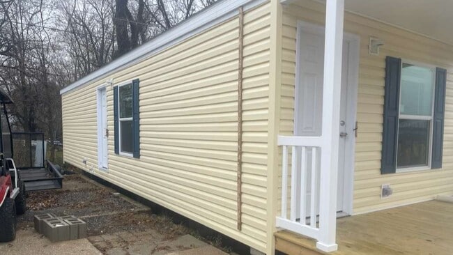 16 Eastview Dr in Bloomfield, IN - Building Photo - Building Photo