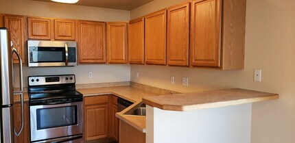 2019 Barber Dr in Stoughton, WI - Building Photo - Building Photo