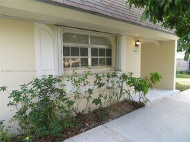 17247 SW 112th Pl in Miami, FL - Building Photo