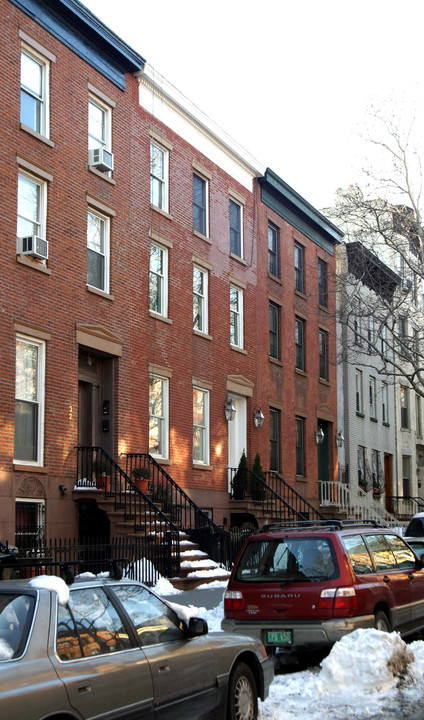 30 Douglass St in Brooklyn, NY - Foto de edificio