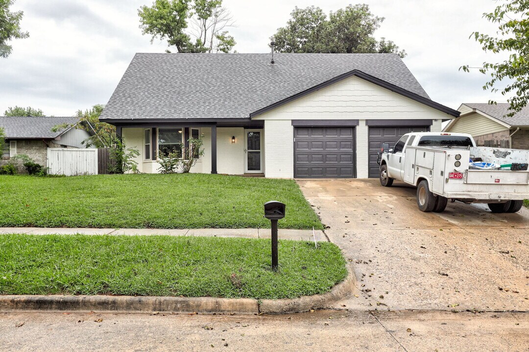 1707 Ridgemont Cir in Norman, OK - Building Photo