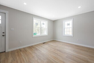 14 Paige Hill Rd in Brimfield, MA - Building Photo - Building Photo