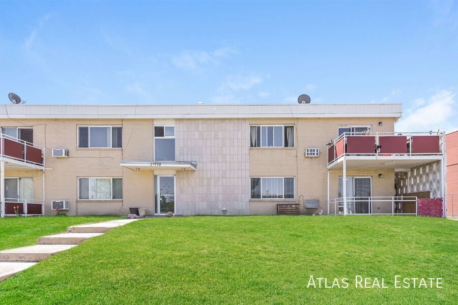 10750 W 8th Ave in Lakewood, CO - Building Photo