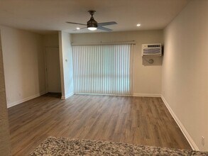 4753 Kester Ave, Unit 4 in Los Angeles, CA - Foto de edificio - Building Photo
