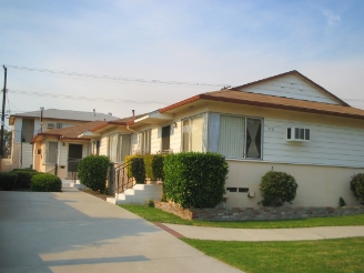 715 E Orange Grove Ave in Burbank, CA - Building Photo - Building Photo