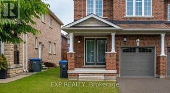 21 Hoover Rd in Brampton, ON - Building Photo