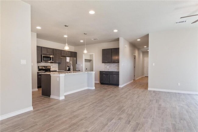 365 County Rd 306 in Jarrell, TX - Building Photo - Building Photo