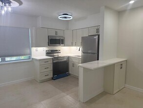 2725 Middle River Dr in Fort Lauderdale, FL - Building Photo - Building Photo