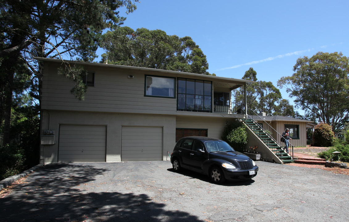 1449 Casa Buena Dr in Corte Madera, CA - Building Photo