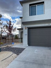 8708 Scenic Sky Dr in Reno, NV - Building Photo - Building Photo