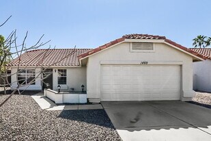 1469 E Tremaine Ave in Gilbert, AZ - Building Photo