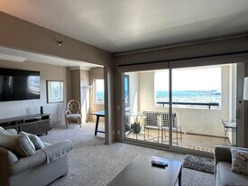 525 E Seaside Way, Unit 1607 in Long Beach, CA - Building Photo