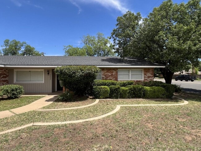3402 56th St in Lubbock, TX - Building Photo - Building Photo