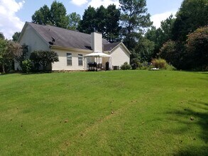 13 Bridgewater Ct in Newnan, GA - Building Photo - Building Photo