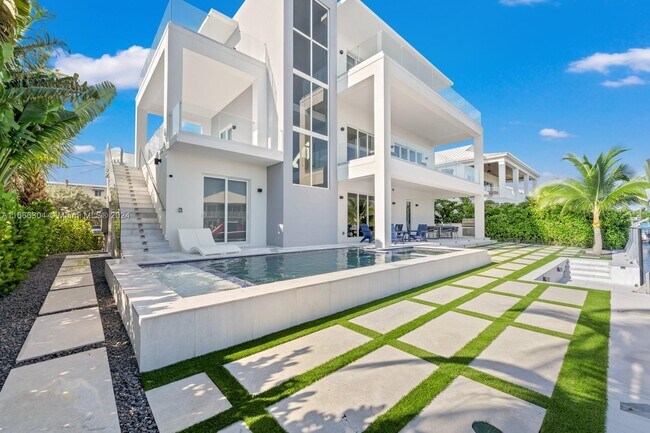 113 Court Contessa-Unit -1 in Islamorada, FL - Foto de edificio - Building Photo