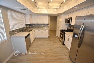 7517 W Gilmore Ave in Las Vegas, NV - Building Photo - Building Photo