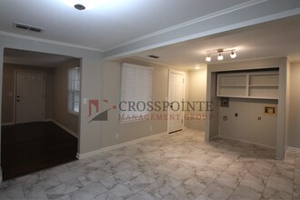 210 Mt Sylvan St in Lindale, TX - Building Photo - Building Photo