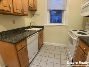 120 Peterborough St in Boston, MA - Building Photo - Building Photo