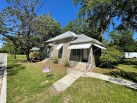 301 Park Ave in Hastings, FL - Building Photo