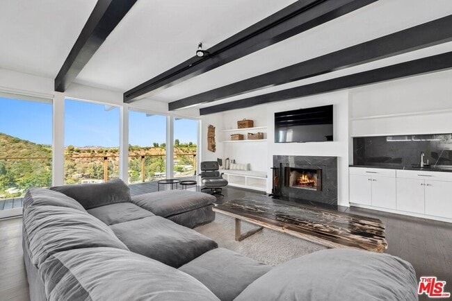 2235 Gloaming Way in Beverly Hills, CA - Building Photo - Building Photo