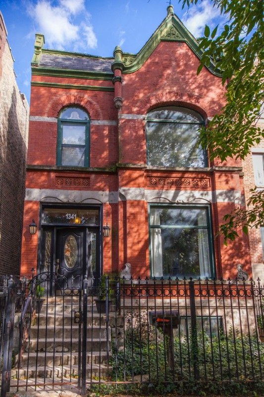 property at 1341 N Artesian Ave