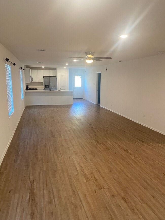 1411 Las Cuevas Dr in Conroe, TX - Building Photo - Building Photo