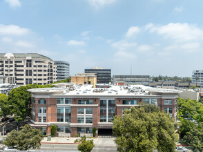 Prado on Lake Avenue in Pasadena, CA - Building Photo - Building Photo