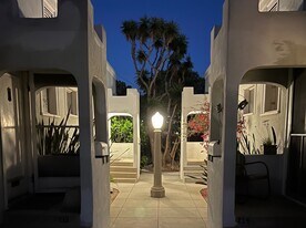 218 Strand St, Unit 218 and a half in Santa Monica, CA - Building Photo