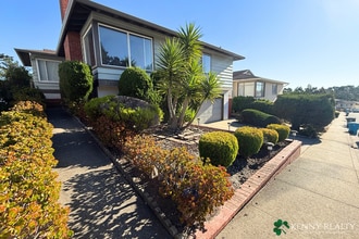 3470 Fleetwood Dr in San Bruno, CA - Building Photo - Building Photo