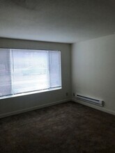 Lee Sandpoint in Seattle, WA - Foto de edificio - Interior Photo
