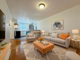 15 Park Ave in Foxboro, MA - Building Photo