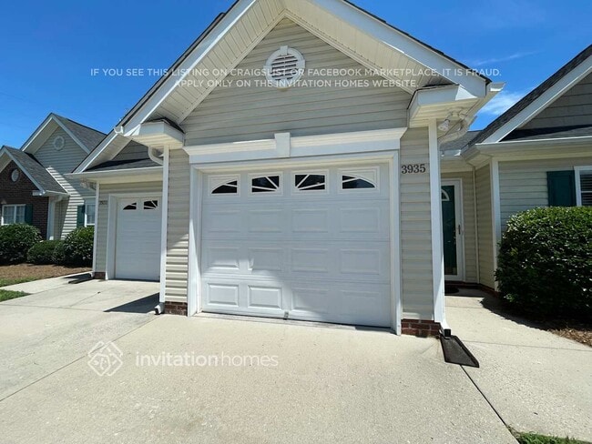 property at 3935 Creekside Ct