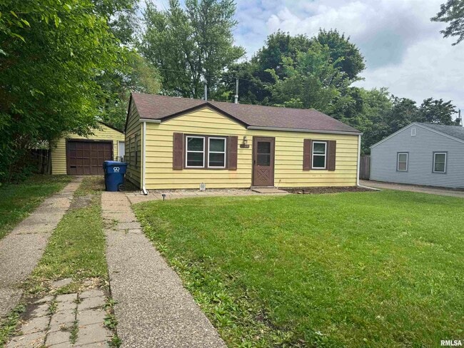 property at 7115 N Oak St